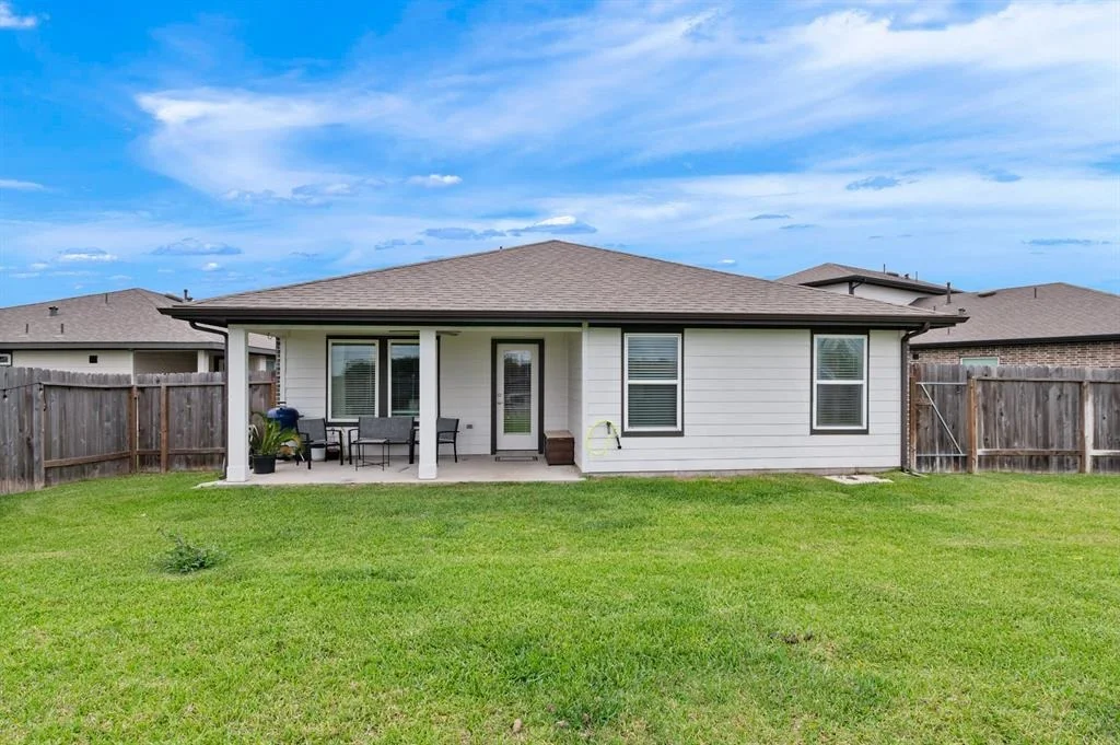 Photo of 7638 Rainham Valley Lane