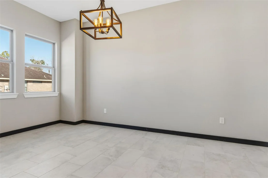Photo of 208 Silverleaf Street