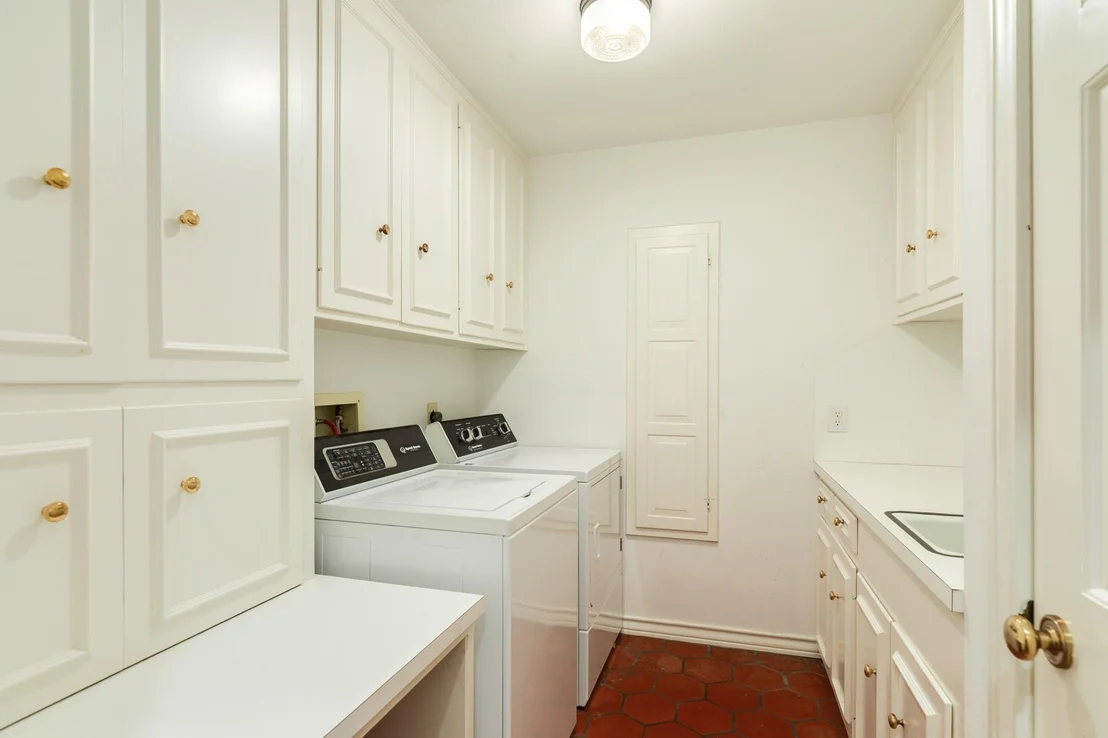 Photo of 110 Sequoia