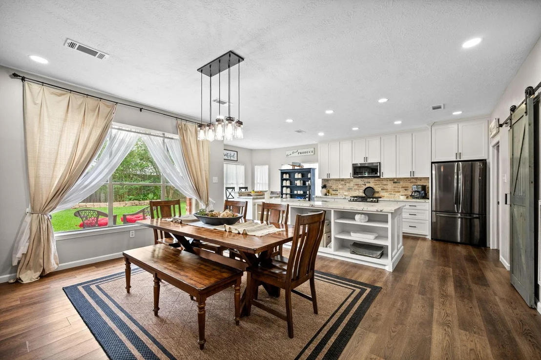 Photo of 814 Legend Spring Drive