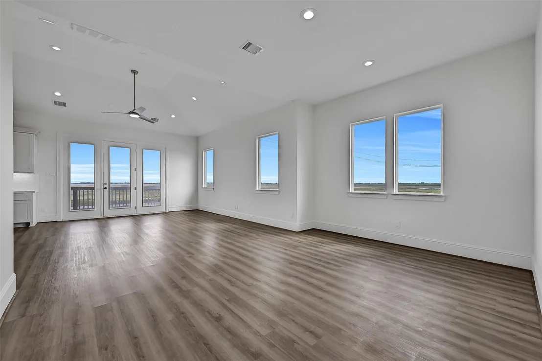 Photo of 1627 Bay Pointe Drive