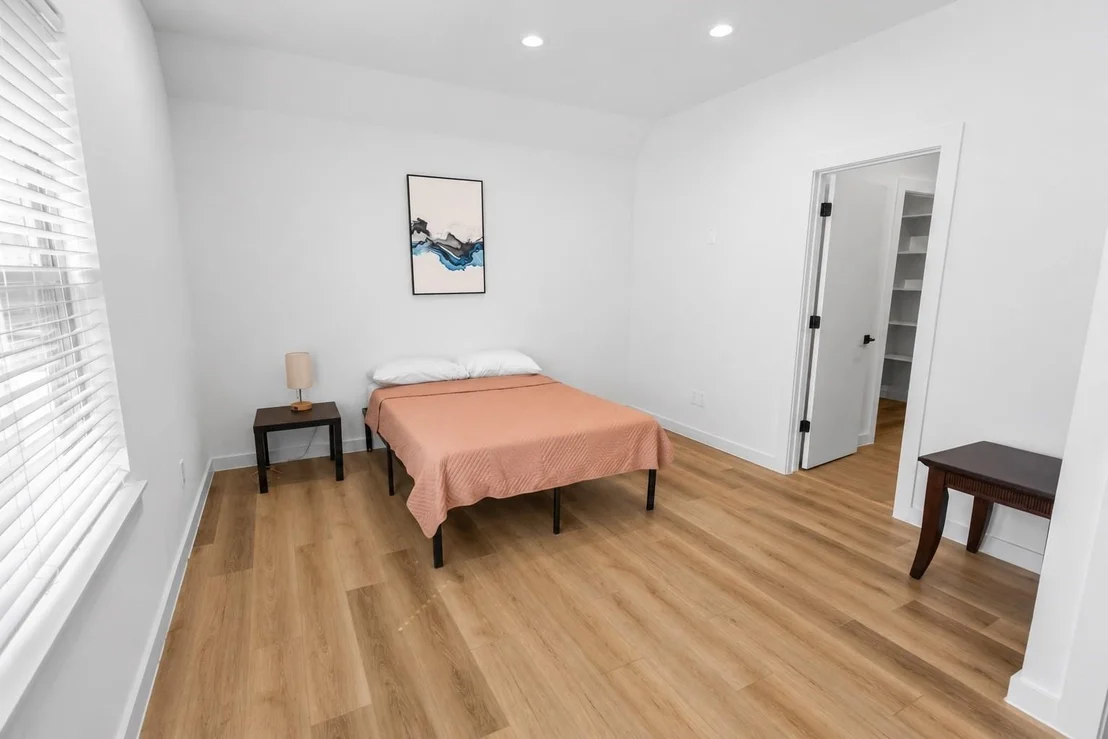 Photo of Unit B at 6742 Peerless Street