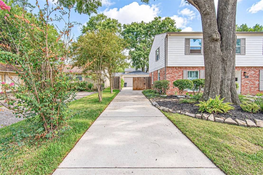 Photo of 10610 Overbrook Lane