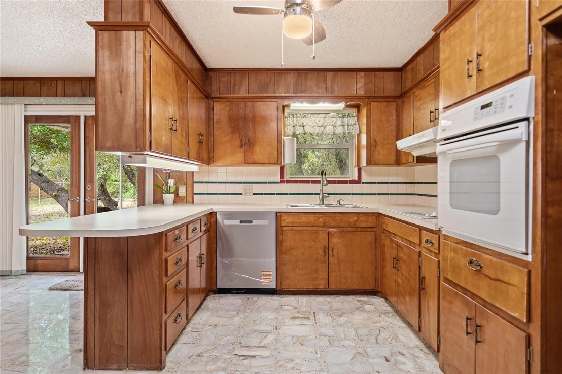 Photo of 2419 Henrietta Place
