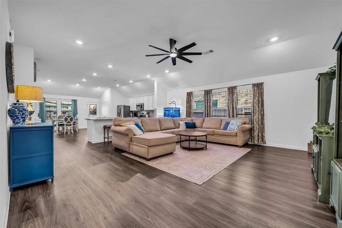 Photo of 4823 Chestnut Valley Lane
