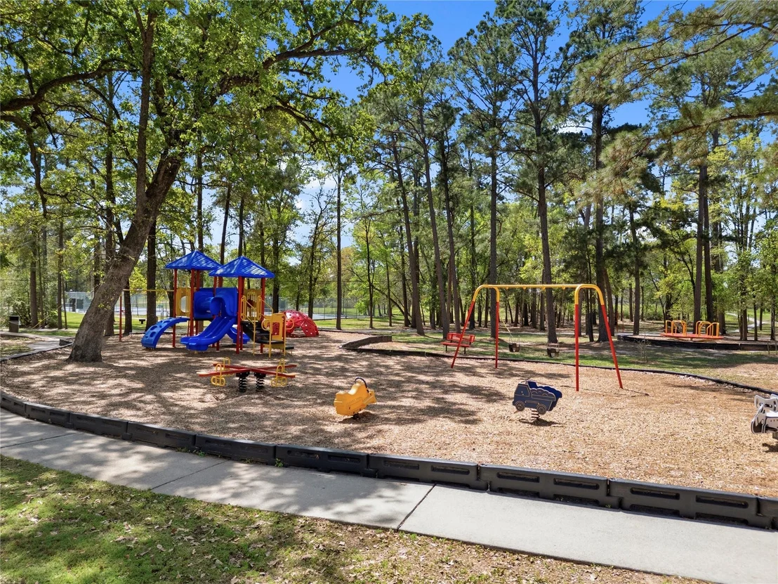 Photo of 102 Enchanted Oaks Court