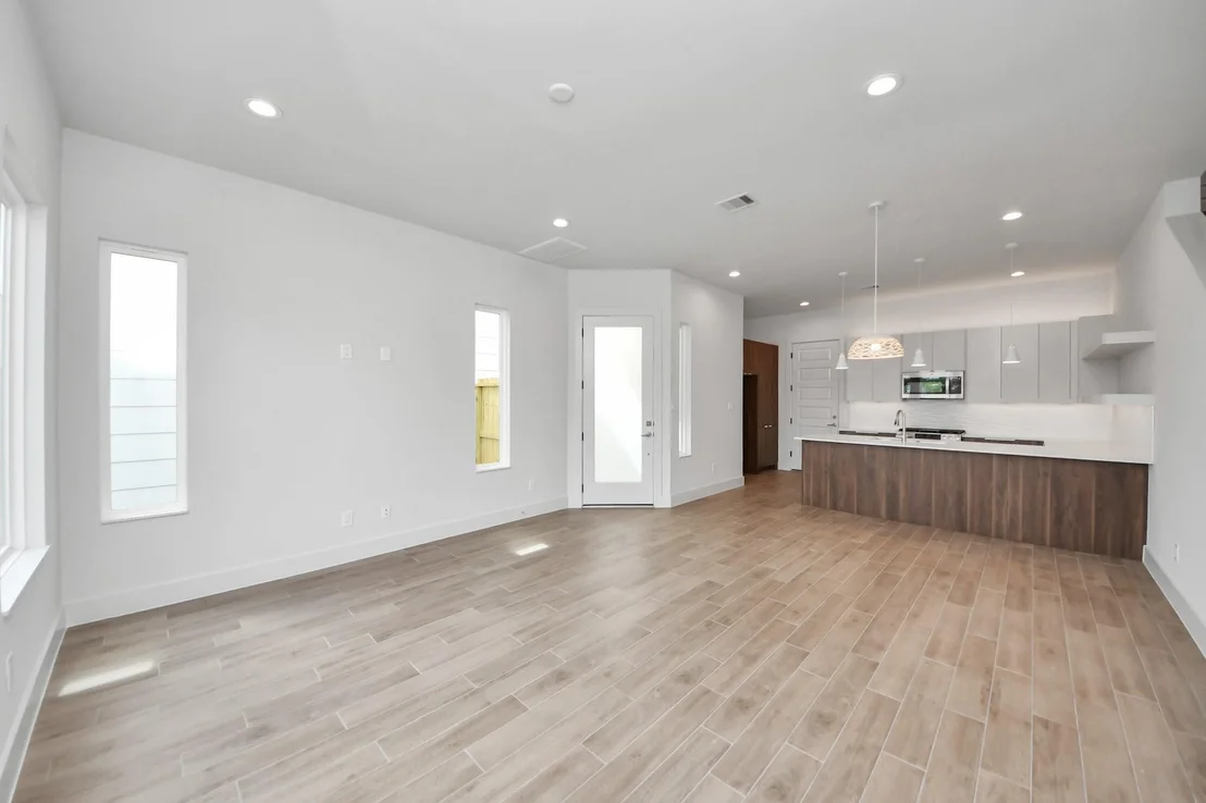 Photo of 2211 Diagonal Lane