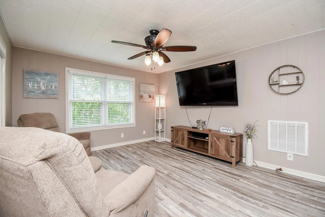 Photo of 225 Swallow Drive