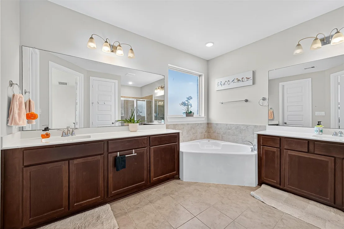 Photo of 8507 Lockridge Valley Trail