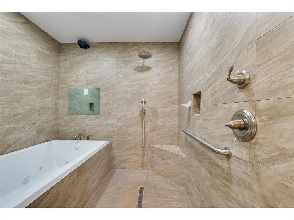 Photo of 723 Bermuda