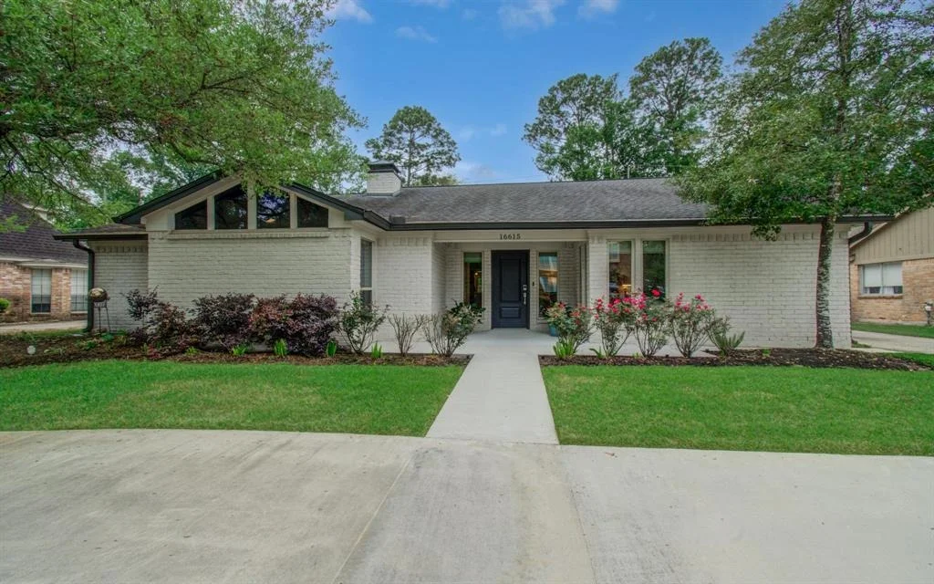 Photo of 16615 Sir William Drive