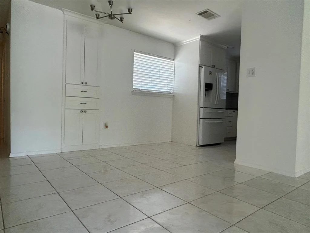 Photo of 9119 Edgebrook Street