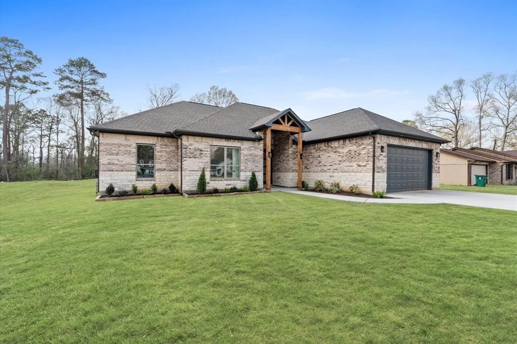 Photo of 17018 Lexington Dr