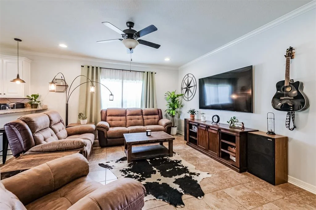 Photo of 5947 Mockingbird Lane