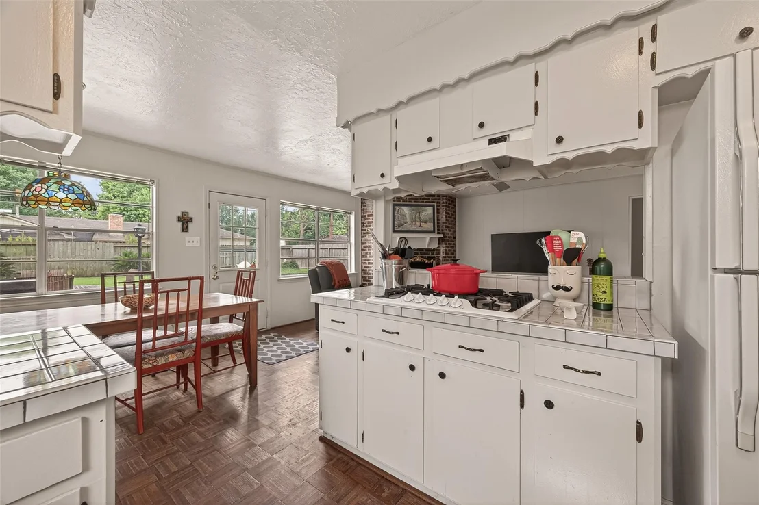 Photo of 9235 Sharpview Drive