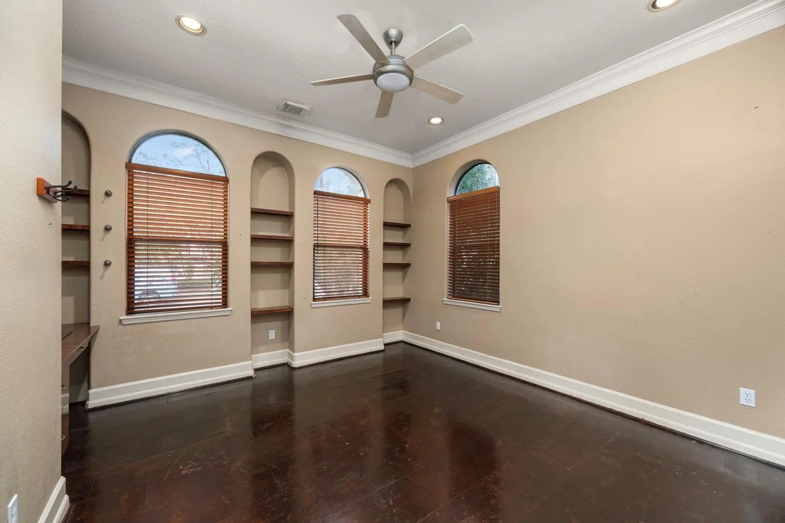 Photo of 4039 Browning Street