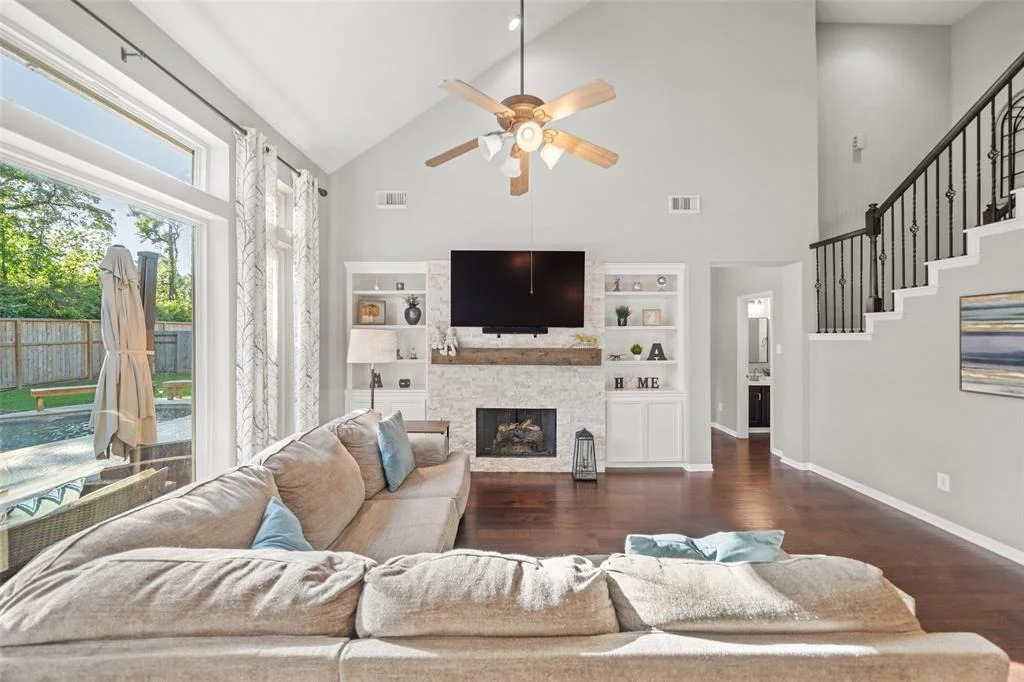 Photo of 147 S Evangeline Oaks Circle