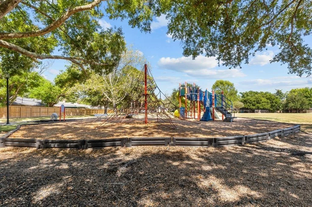 Photo of 710 Bayview Drive