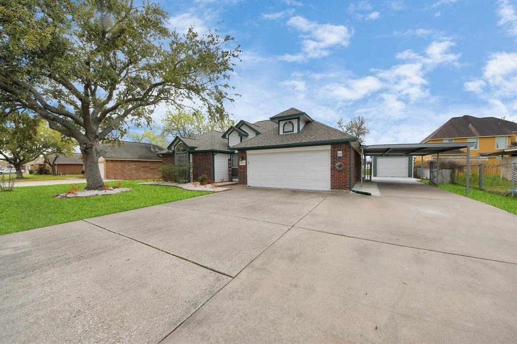 Photo of 2410 Lily Lane