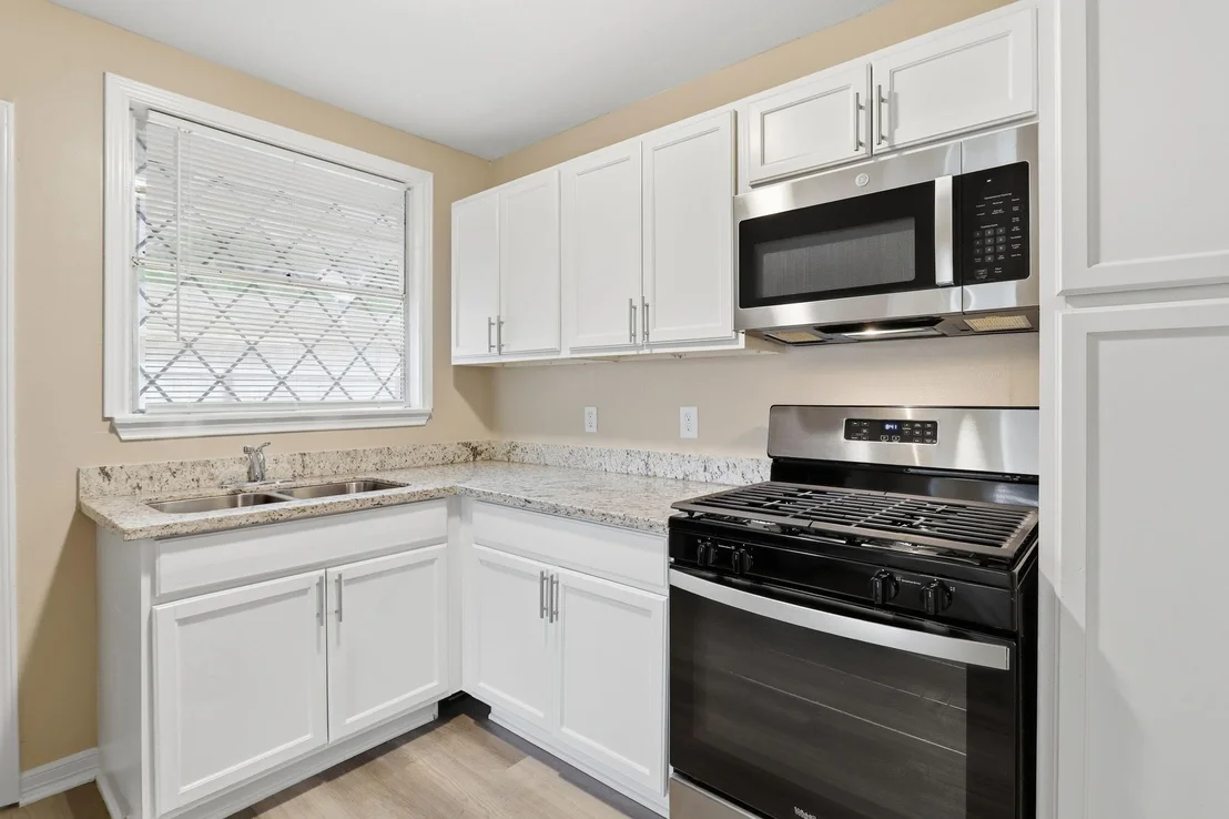 Photo of 9242 Forest View Street