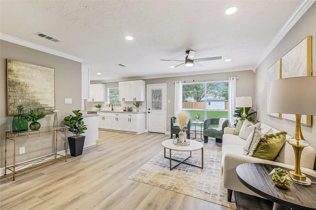 Photo of 8333 Lanham Lane