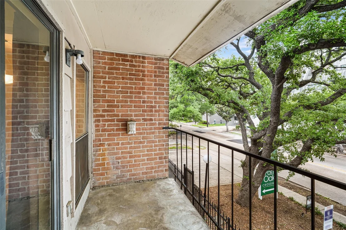 Photo of Unit 4 at 1818 Augusta Drive