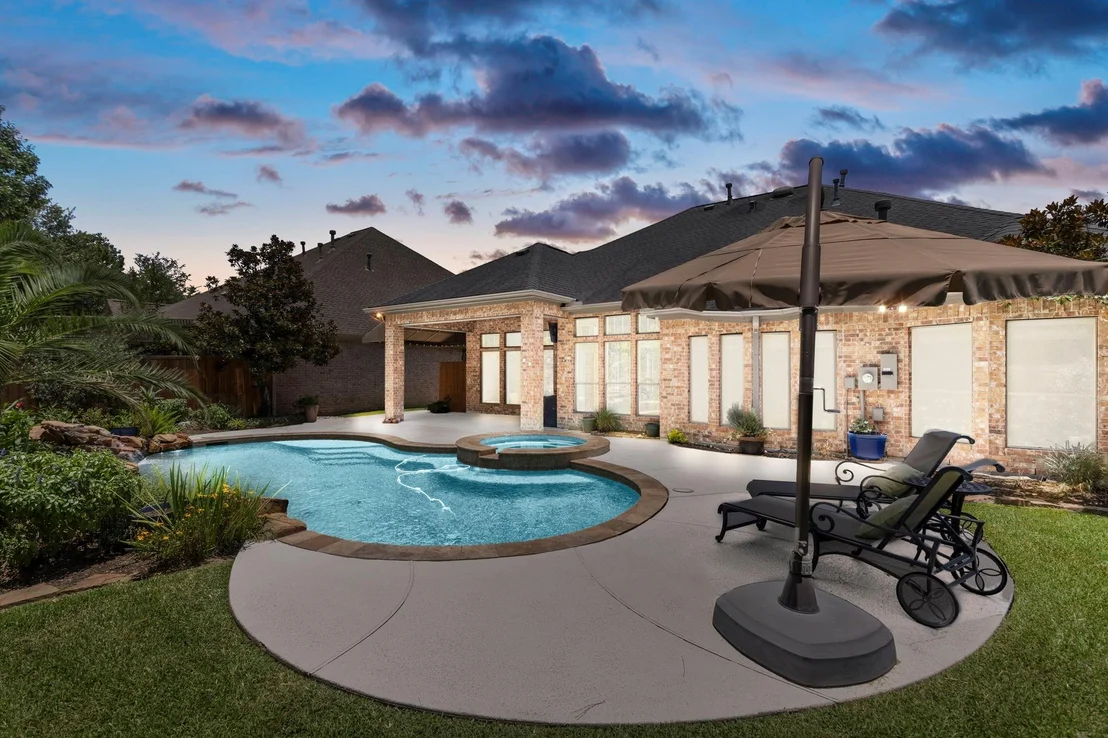 Photo of 35 Avalon Oaks Court