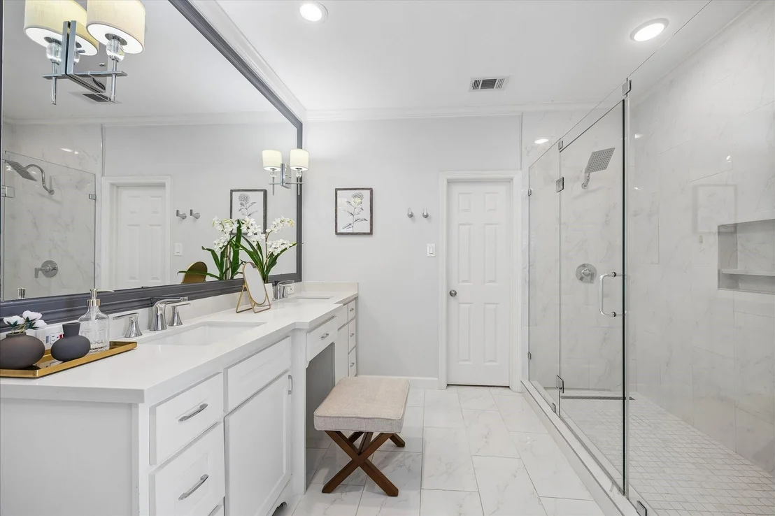 Photo of 4111 Sunset Boulevard