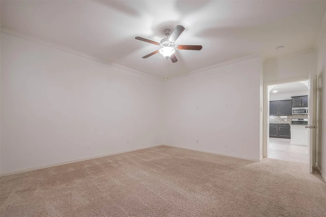 Photo of 2261 Oak Circle Drive N