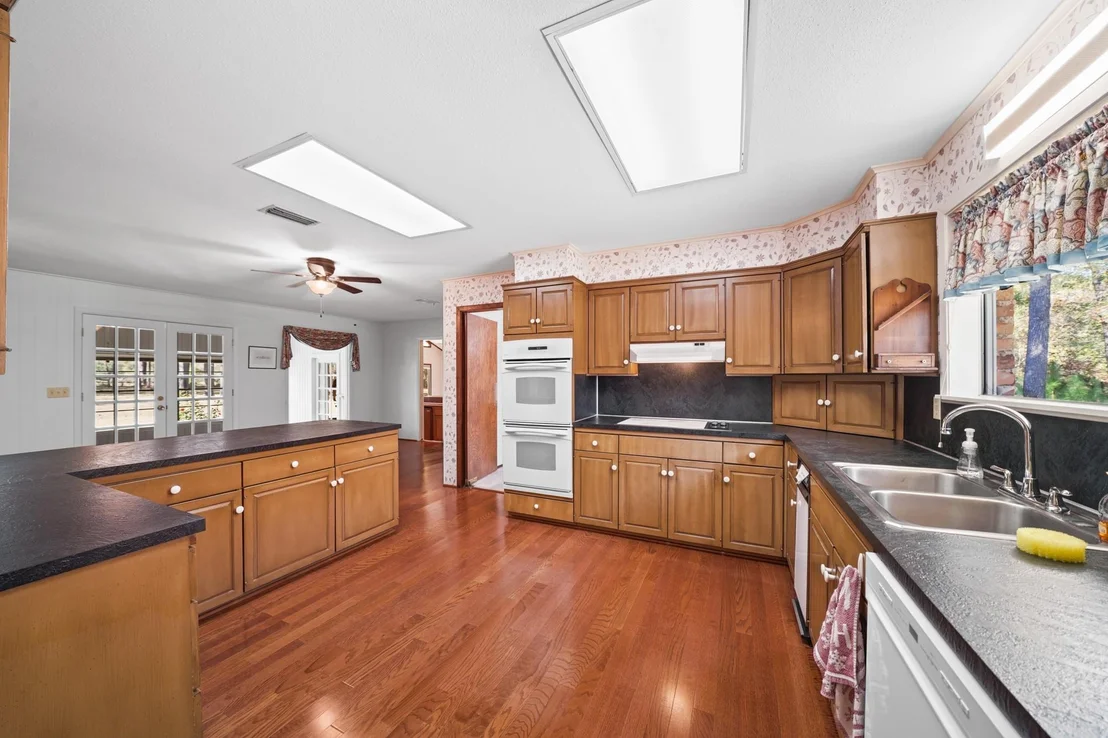 Photo of 1204 Live Oak Lane
