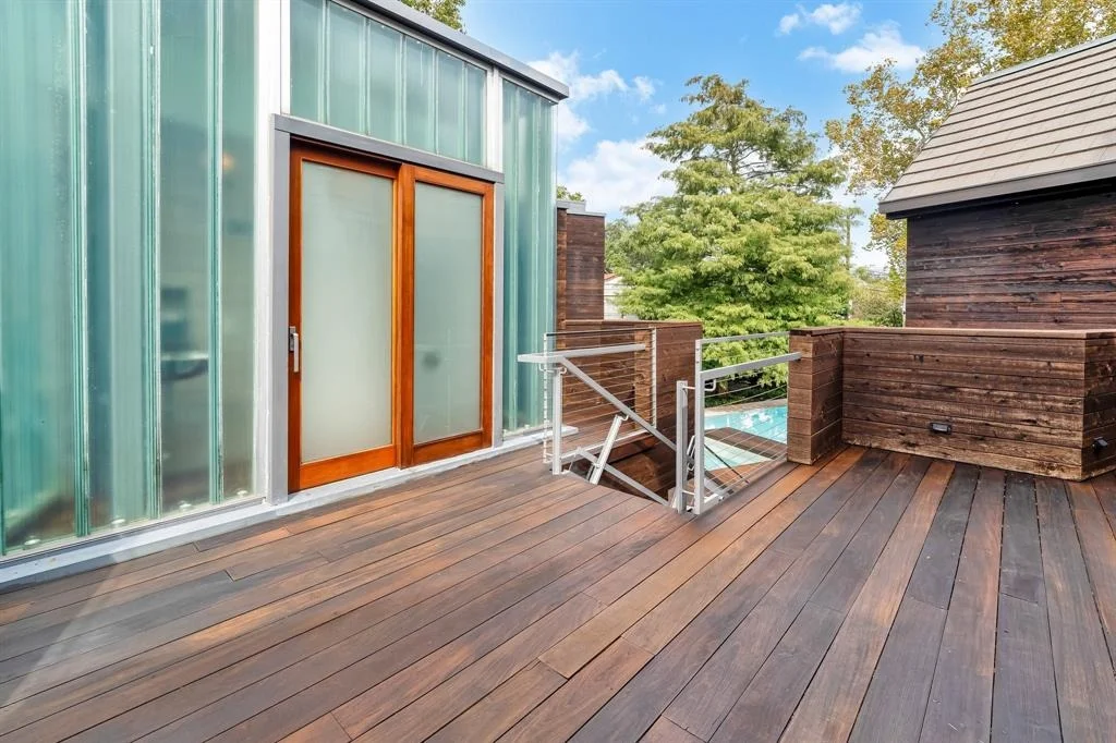 Photo of 2320 Blue Bonnet Boulevard