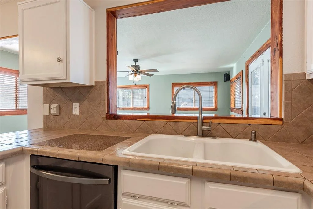 Photo of 2302 Parkview Drive
