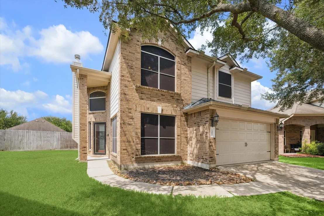 Photo of 1402 Merryglen Court
