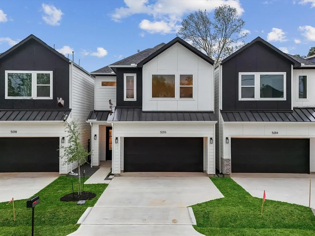 Photo of 5014 Golden Forest Drive