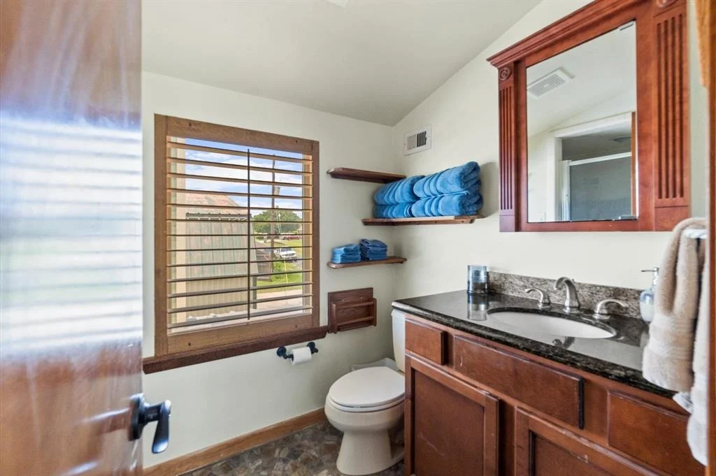 Photo of 11008 Hillside Drive
