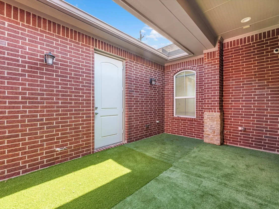 Photo of 2329 Willowby Drive