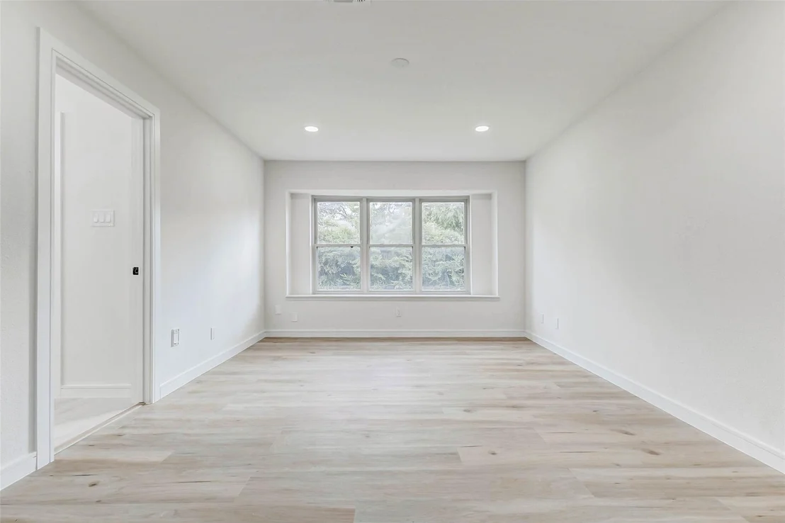 Photo of 9923 Emnora Lane