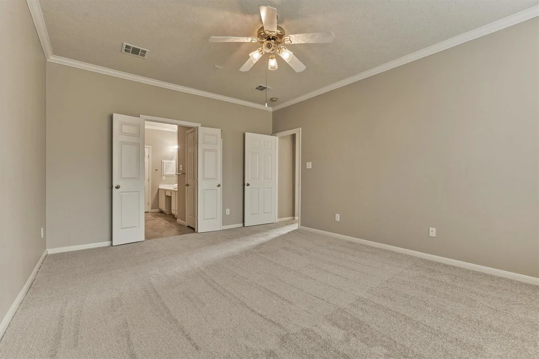 Photo of 31 Valley Oaks Circle