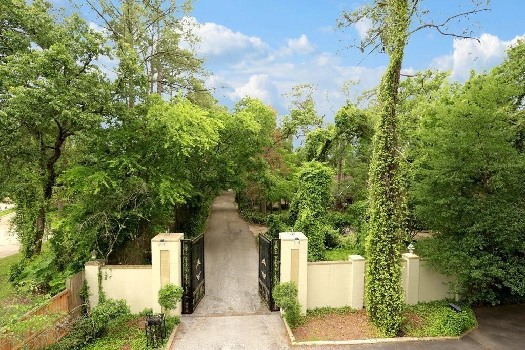 Photo of 415 White Wing Lane