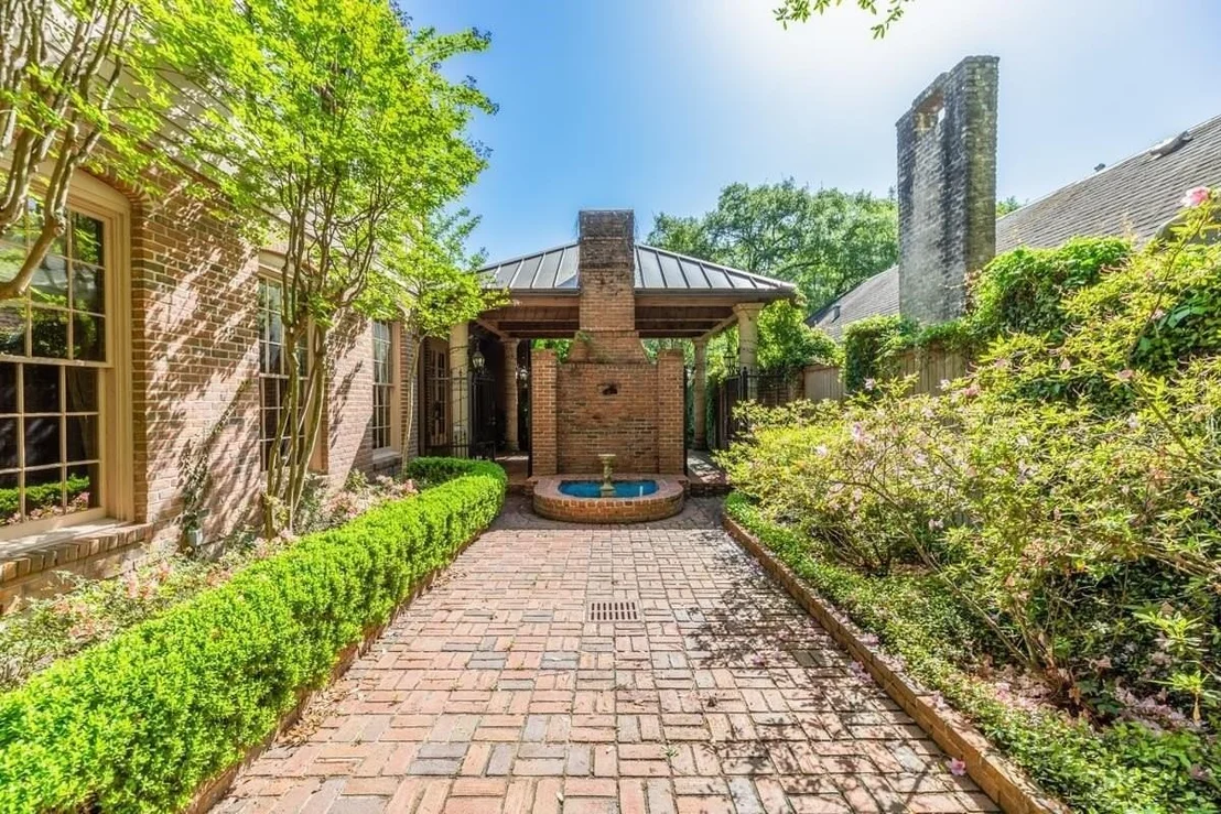 Photo of 725 Thomas Road