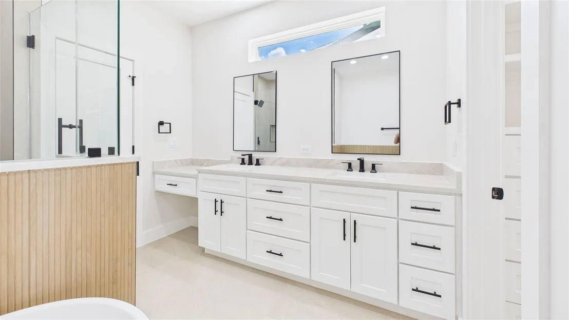 Photo of 4504 Robertson