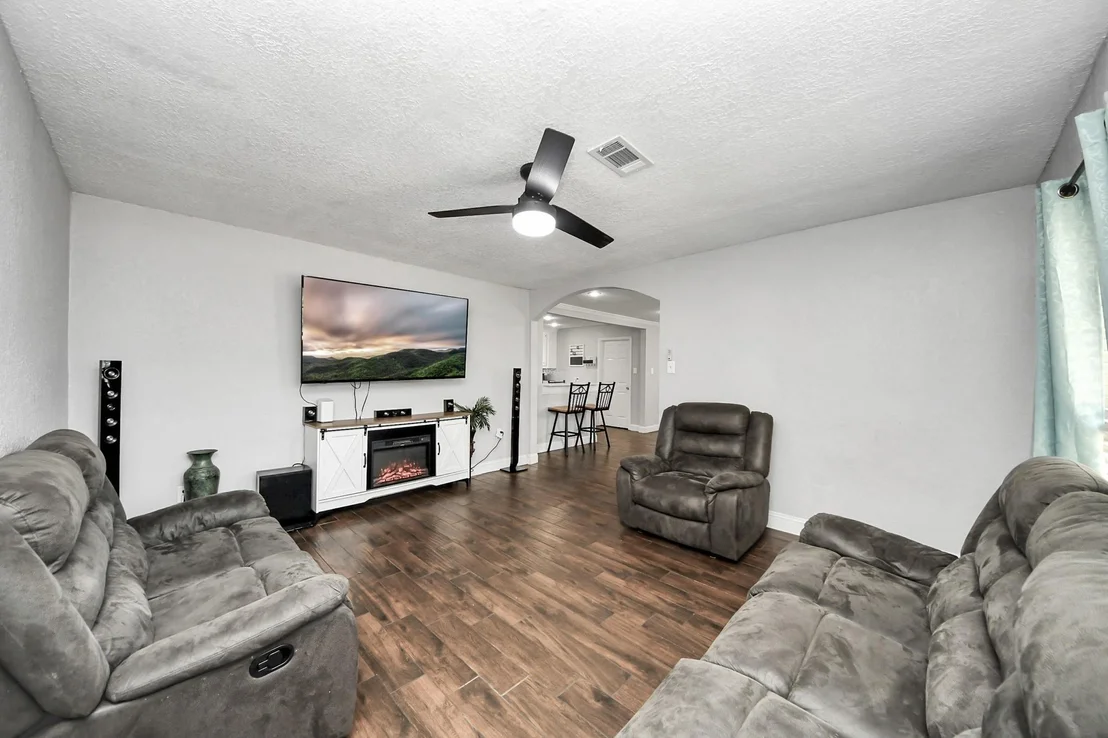Photo of 805 Armor Avenue