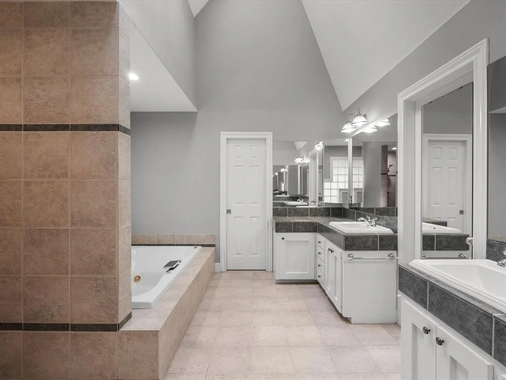 Photo of 5401 Palm Drive