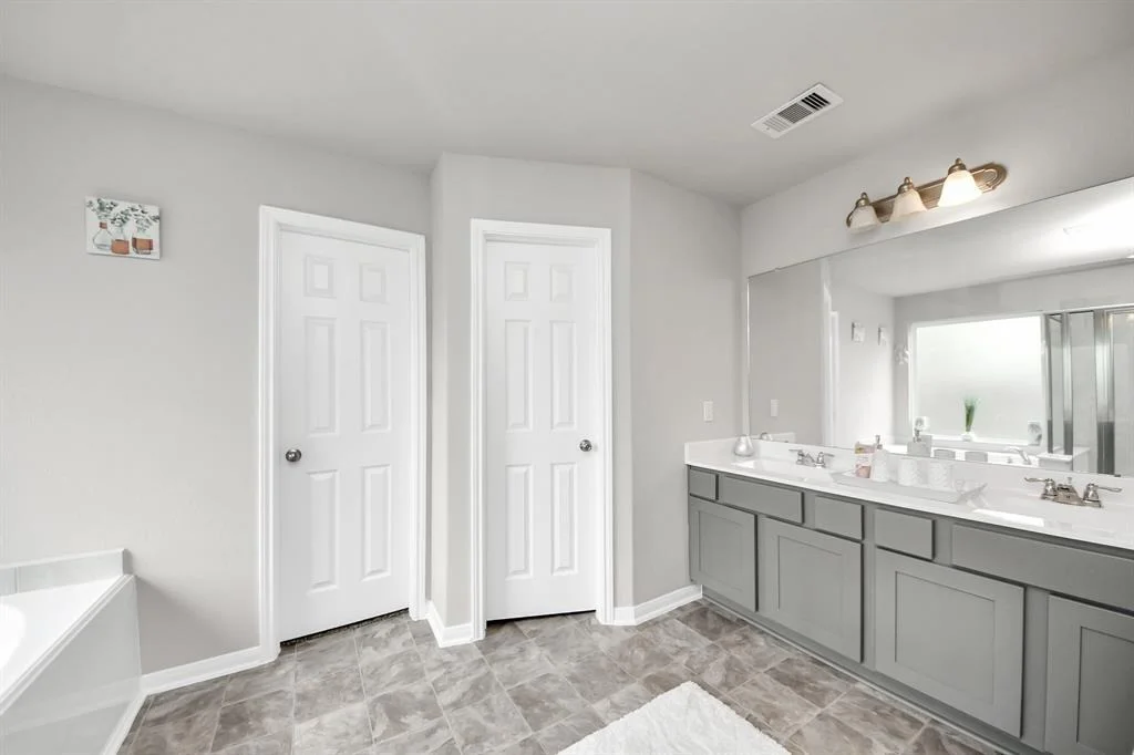 Photo of 2918 Silverhorn Lane