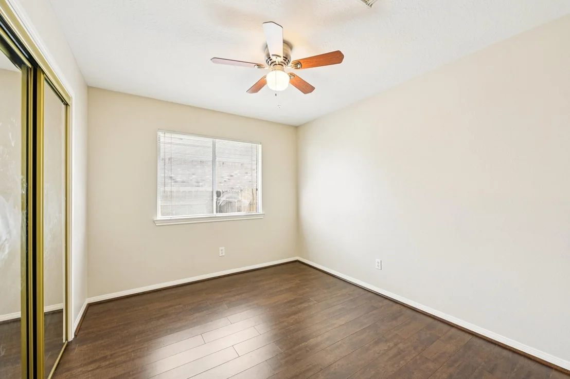 Photo of 1023 E Hampton Drive