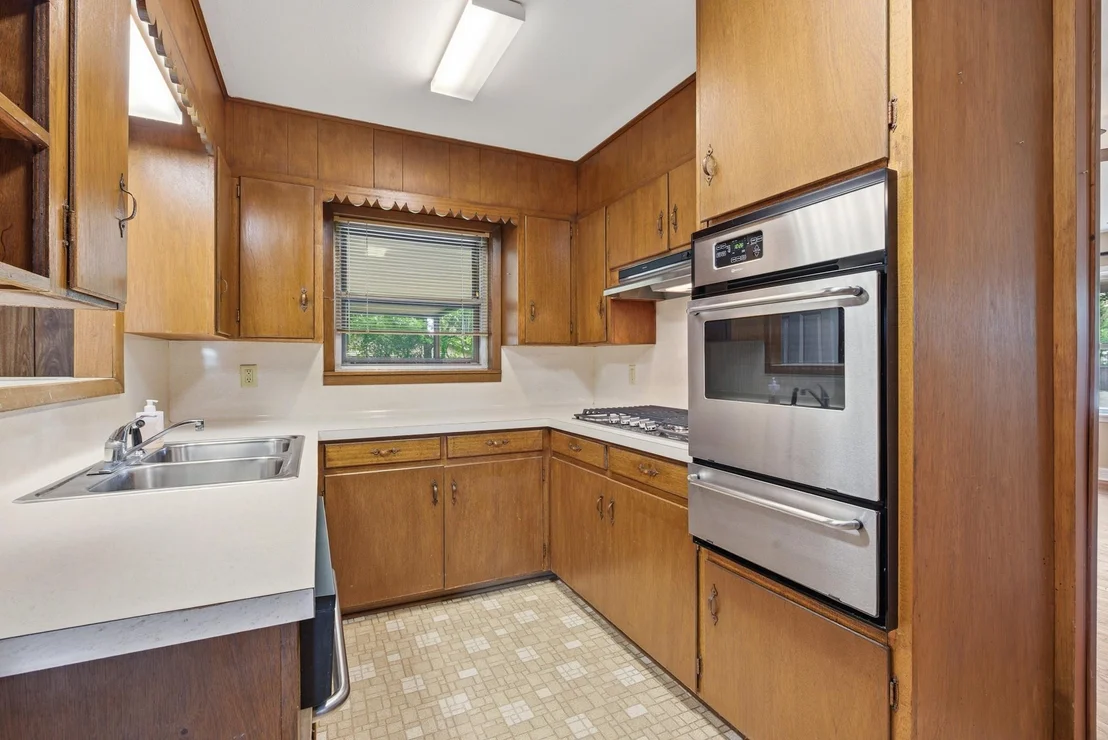 Photo of 806 Mary Lake Drive