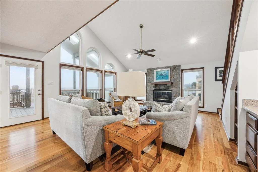 Photo of 16606 Bayfront Drive