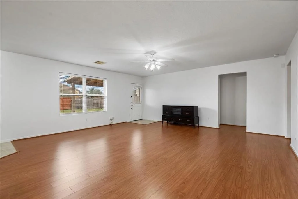 Photo of 14203 Old Dock Lane