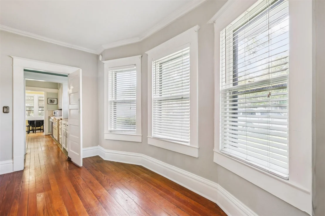Photo of 1004 Mitchell Street