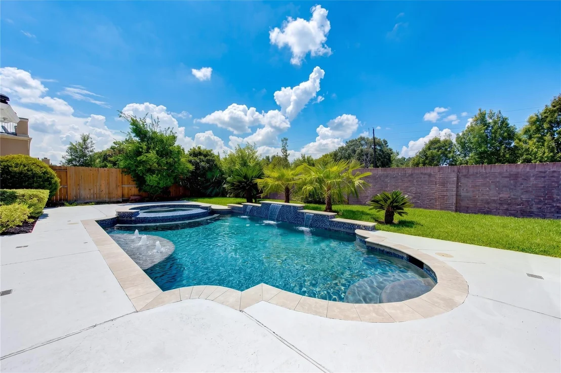 Photo of 14014 Hampton Cove Drive